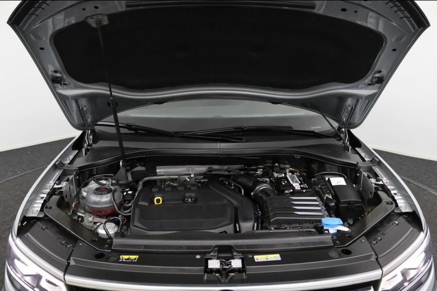 Volkswagen Tiguan Allspace 1.5 TSI R-LINE*AUTOM*PANO*NAVI*HAAK*CAM*CARPLAY