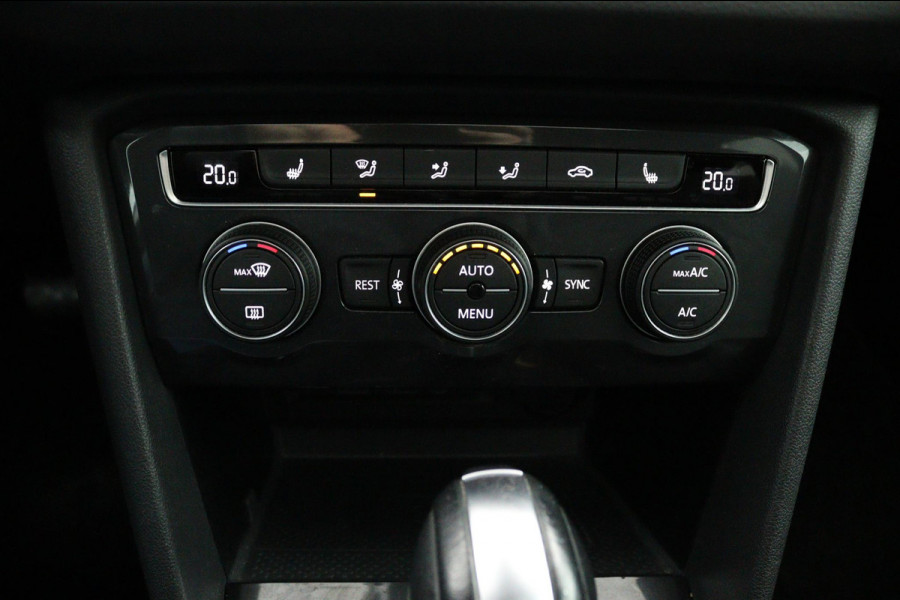 Volkswagen Tiguan Allspace 1.5 TSI R-LINE*AUTOM*PANO*NAVI*HAAK*CAM*CARPLAY