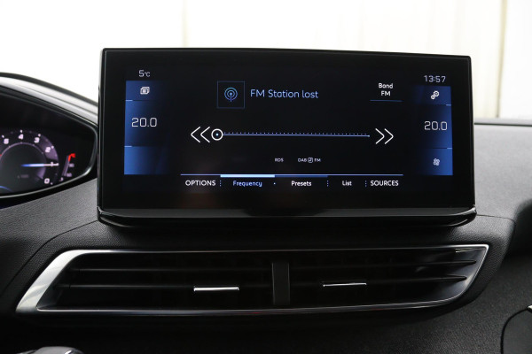 Peugeot 3008 1.2*FACELIFT*ALLURE*CARPLAY*130PK*ECC*NAVI*CAMERA*