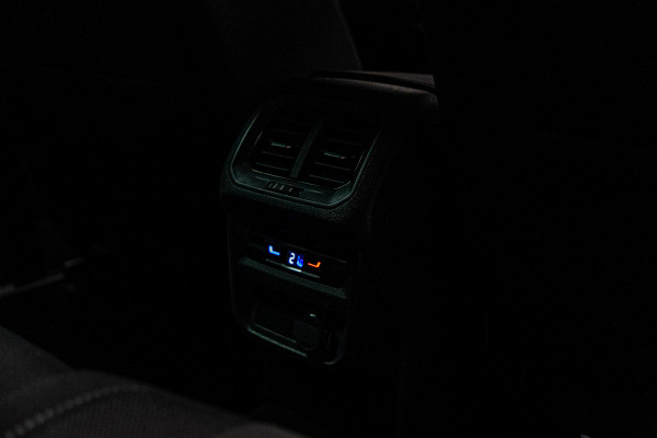 Volkswagen Tiguan 2.0 TSI 4M Alcantara leer Virtual 360 PDC Climate voor & achter Stuurverwarming LM velgen BTW auto