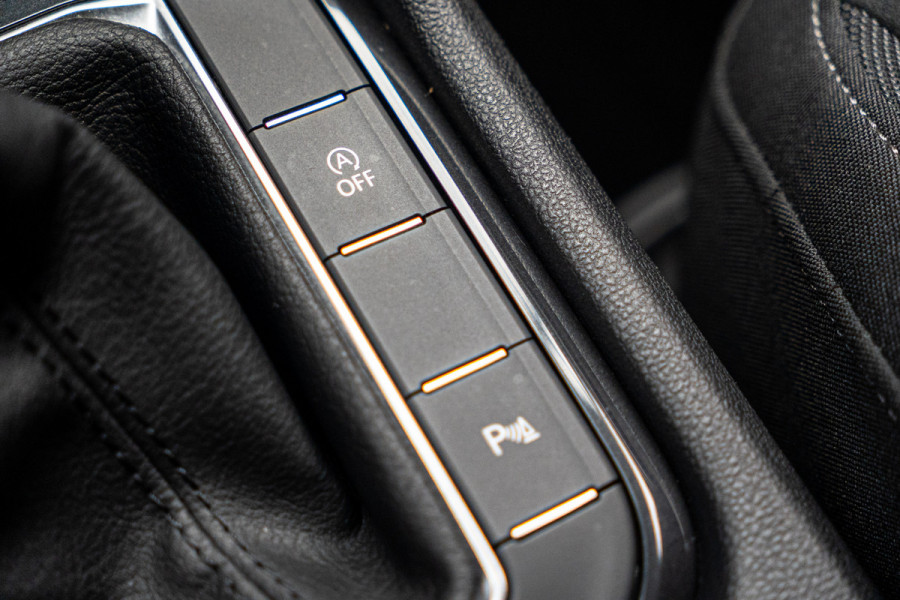 Volkswagen Tiguan 2.0 TSI 4M Alcantara leer Virtual 360 PDC Climate voor & achter Stuurverwarming LM velgen BTW auto