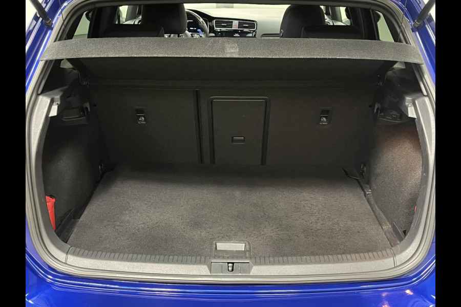 Volkswagen Golf *4Motion R*DYNAUDIO*440PK*AKRA*PANO*MAXTON*ACC*CAM