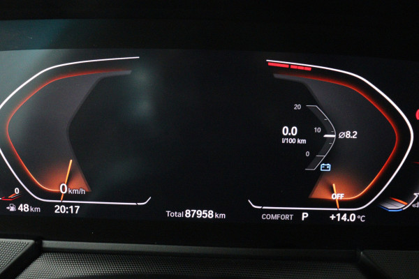 BMW 1-serie 118i High Executive Edition (NAVIGATIE, PARKEERSENSOREN, STOELVERWARMING, LEDER, SPORTSTOELEN, LED)