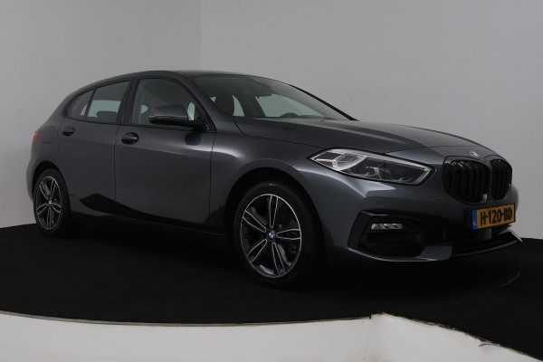 BMW 1-serie 118i High Executive Edition (NAVIGATIE, PARKEERSENSOREN, STOELVERWARMING, LEDER, SPORTSTOELEN, LED)