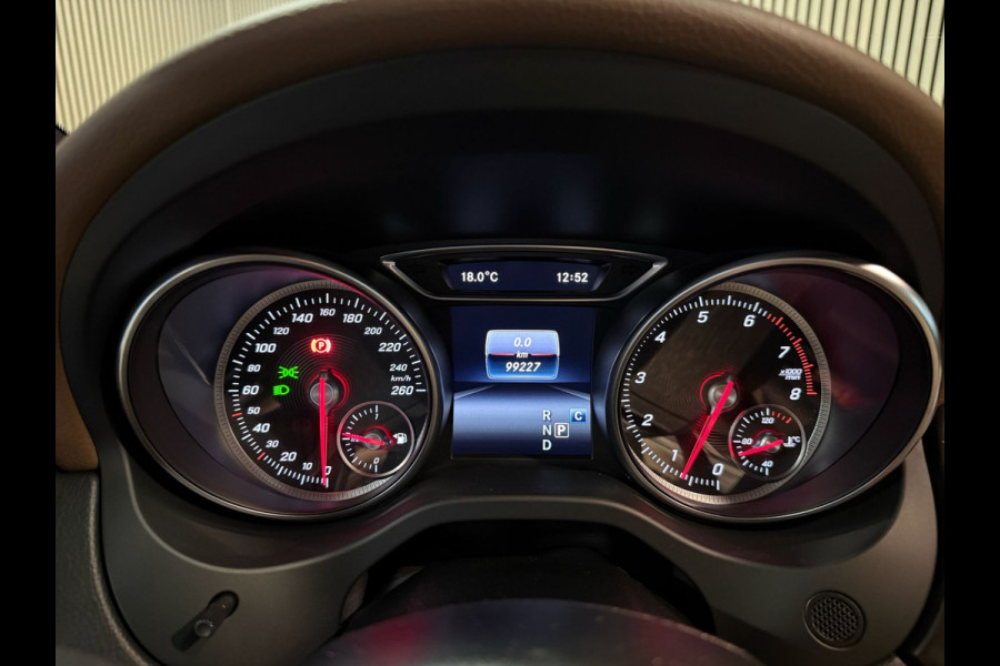 Mercedes-Benz GLA 250 Urban-PANORAMA-MEMORY-360 CAMERA-TREKHAAK-COMPL.