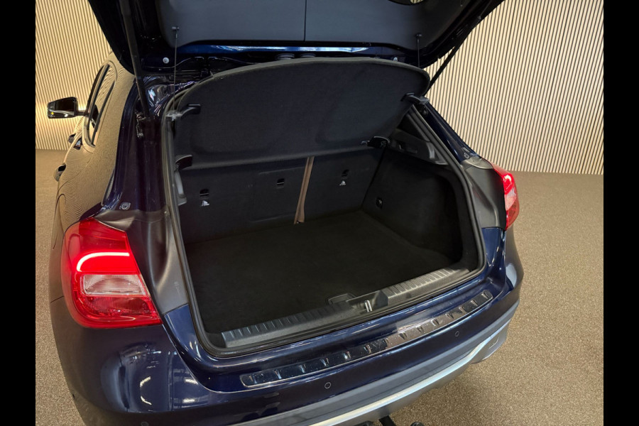 Mercedes-Benz GLA 250 Urban-PANORAMA-MEMORY-360 CAMERA-TREKHAAK-COMPL.