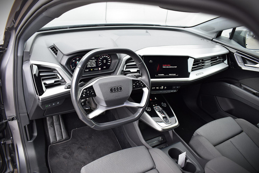 Audi Q4 e-tron 35 Launch edition Advanced 55 kWh | Matrix | Stoelverw. | 21" LM | CarPlay
