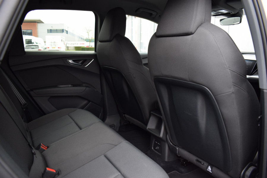 Audi Q4 e-tron 35 Launch edition Advanced 55 kWh | Matrix | Stoelverw. | 21" LM | CarPlay