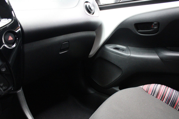 Citroën C1 1.0 VTi Feel Navi LED Airco Cruise Control Stoelverwarming