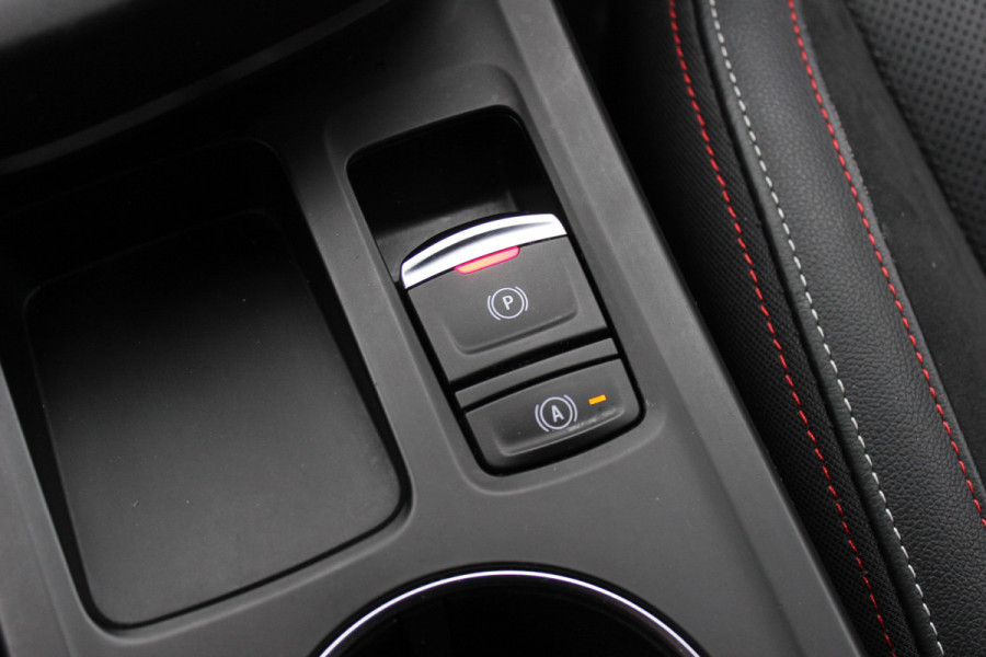 Renault Arkana 1.3 TCe 140 R.S. Line / Camera / Leder / 18'' / Bose / Keyless / Sfeerverlichting / Navigatie / Dodehoek / DAB / ACC / Stoelverwarming