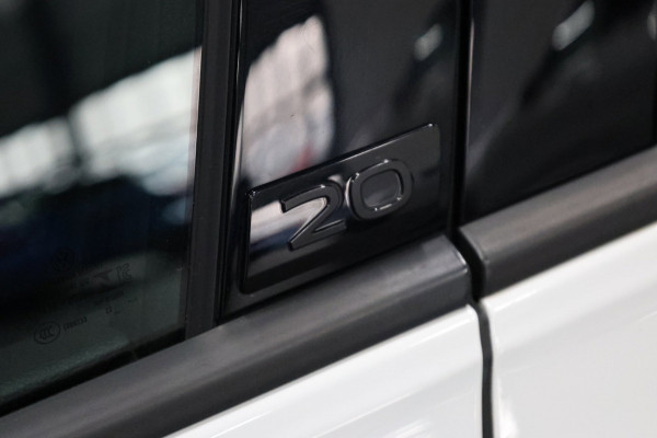 Volkswagen Golf 2.0 TSI R 4Motion 333+PK 20 Years Edition BTW/AKRAPOVIC/IQ/VIRTUAL/PANO/ALCANTARA+S.VERWARMING/ACC/12 MND GARANTIE