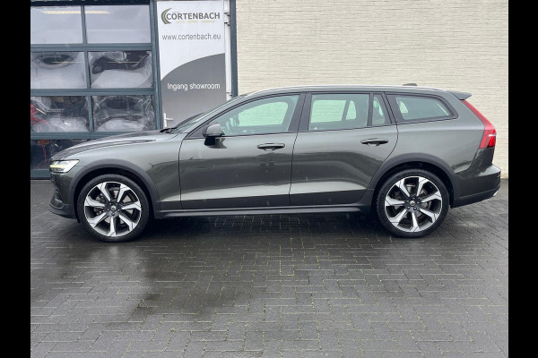 Volvo V60 Cross Country 2.0 T5 AWD Pro | Panorama dak | Adaptieve cruise | Zwenkbare trekhaak | Harman Kardon | 20 Inch | Memory |