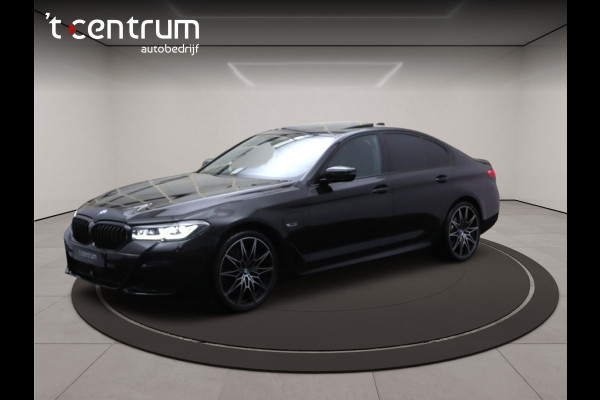 BMW 5 Serie 530e xDrive Business Edition Plus, Kuipstoelen, Schuifdak, Harman/Kardon Sound