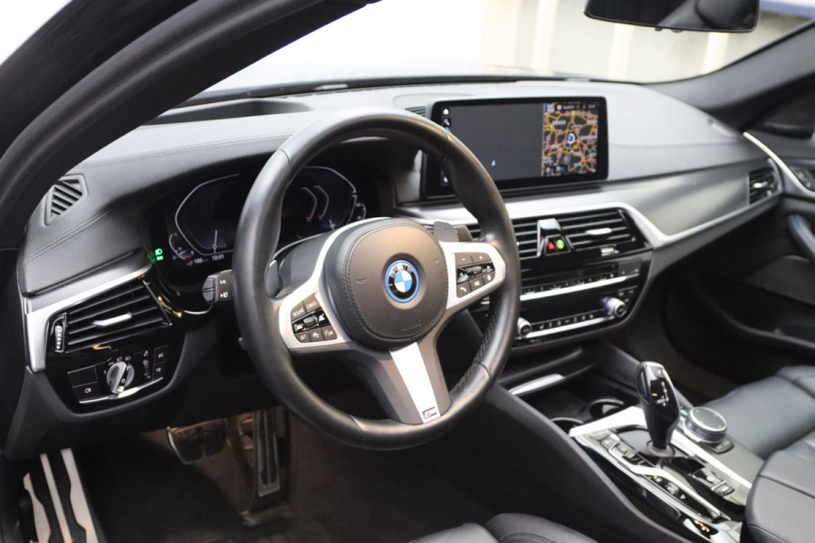 BMW 5 Serie 530e xDrive Business Edition Plus, Kuipstoelen, Schuifdak, Harman/Kardon Sound