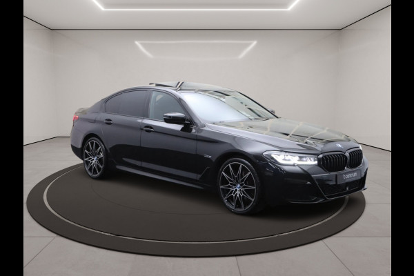 BMW 5 Serie 530e xDrive Business Edition Plus, Kuipstoelen, Schuifdak, Harman/Kardon Sound