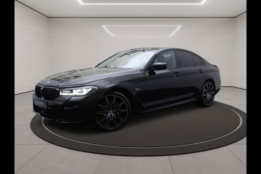 BMW 5 Serie 530e xDrive Business Edition Plus, Kuipstoelen, Schuifdak, Harman/Kardon Sound