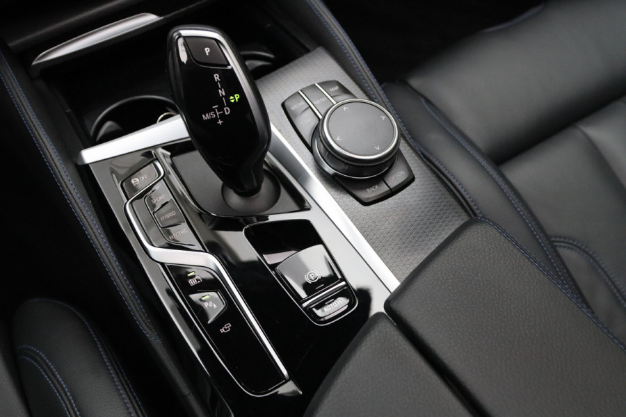 BMW 5 Serie 530e xDrive Business Edition Plus, Kuipstoelen, Schuifdak, Harman/Kardon Sound