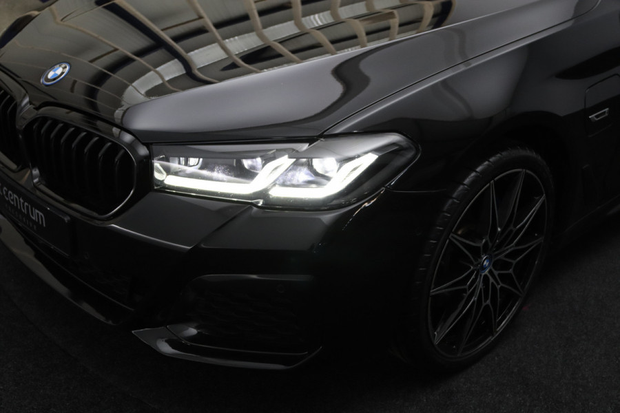 BMW 5 Serie 530e xDrive Business Edition Plus, Kuipstoelen, Schuifdak, Harman/Kardon Sound