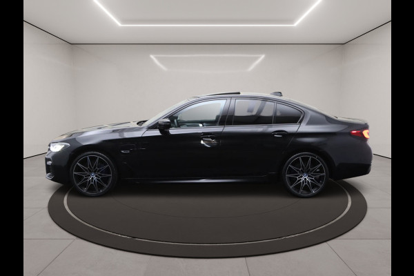 BMW 5 Serie 530e xDrive Business Edition Plus, Kuipstoelen, Schuifdak, Harman/Kardon Sound