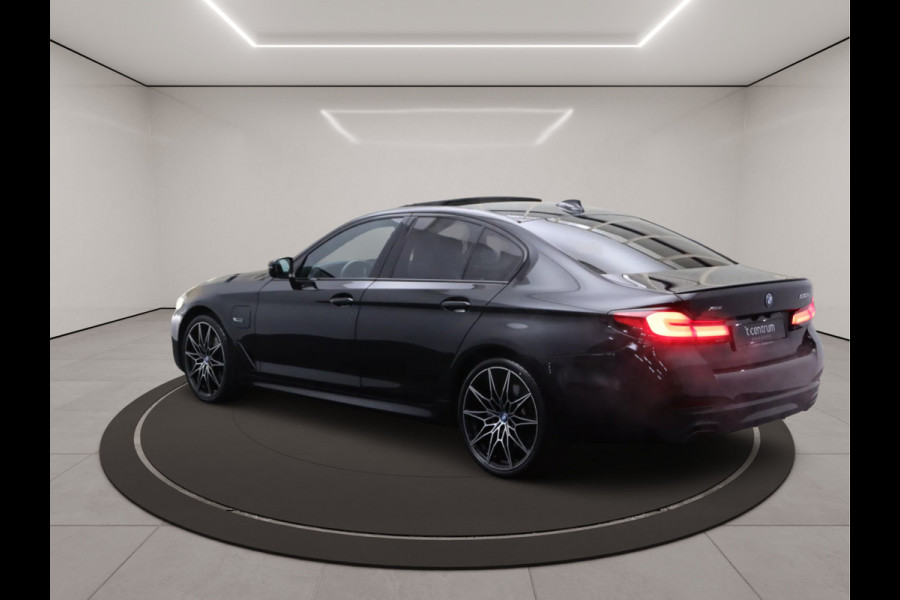 BMW 5 Serie 530e xDrive Business Edition Plus, Kuipstoelen, Schuifdak, Harman/Kardon Sound