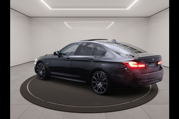 BMW 5 Serie 530e xDrive Business Edition Plus, Kuipstoelen, Schuifdak, Harman/Kardon Sound