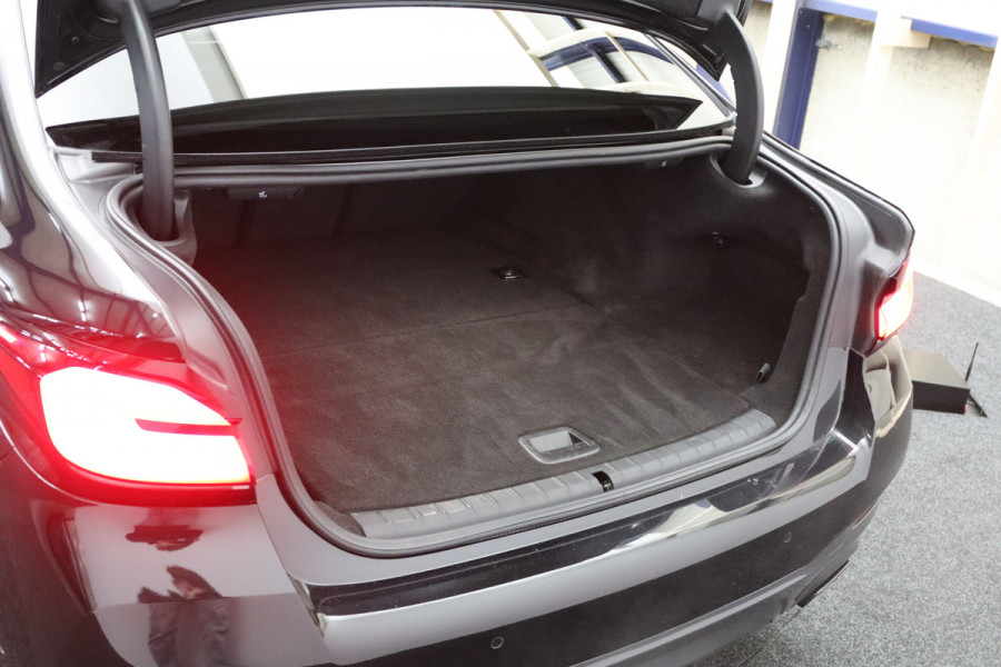 BMW 5 Serie 530e xDrive Business Edition Plus, Kuipstoelen, Schuifdak, Harman/Kardon Sound