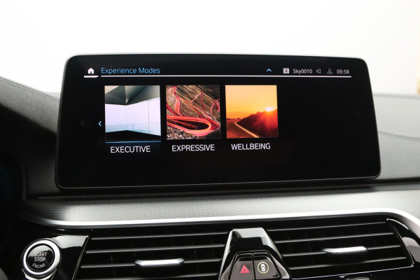 BMW 5 Serie 530e xDrive Business Edition Plus, Kuipstoelen, Schuifdak, Harman/Kardon Sound