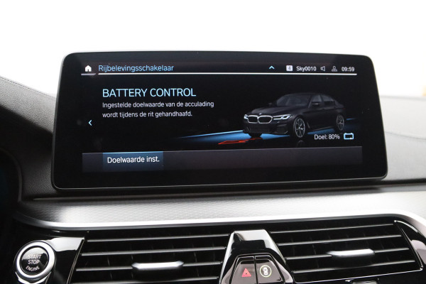 BMW 5 Serie 530e xDrive Business Edition Plus, Kuipstoelen, Schuifdak, Harman/Kardon Sound