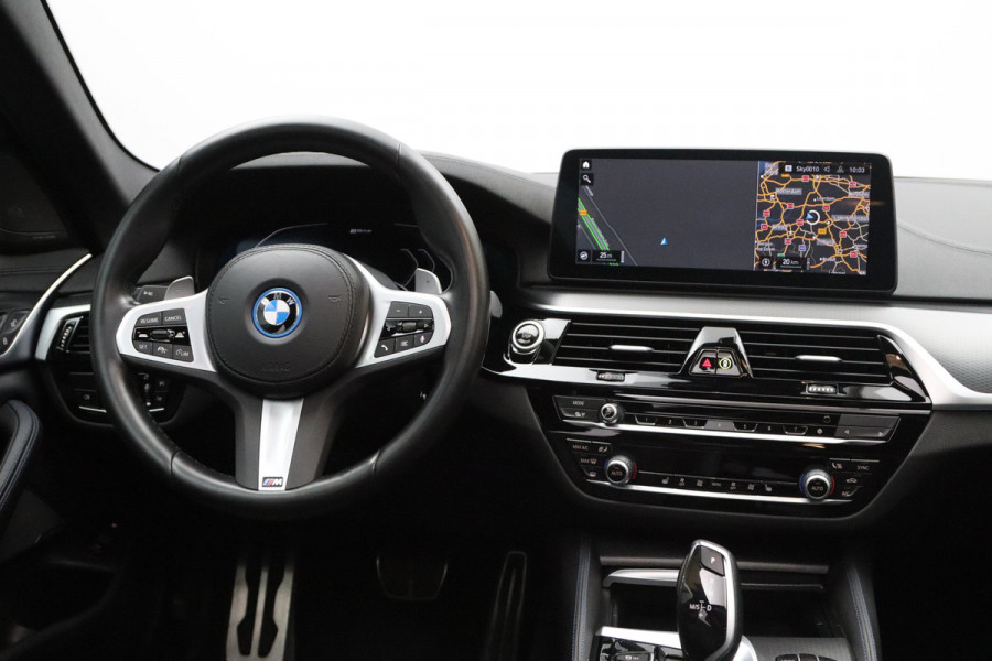 BMW 5 Serie 530e xDrive Business Edition Plus, Kuipstoelen, Schuifdak, Harman/Kardon Sound