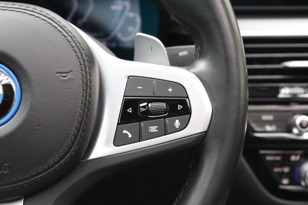 BMW 5 Serie 530e xDrive Business Edition Plus, Kuipstoelen, Schuifdak, Harman/Kardon Sound