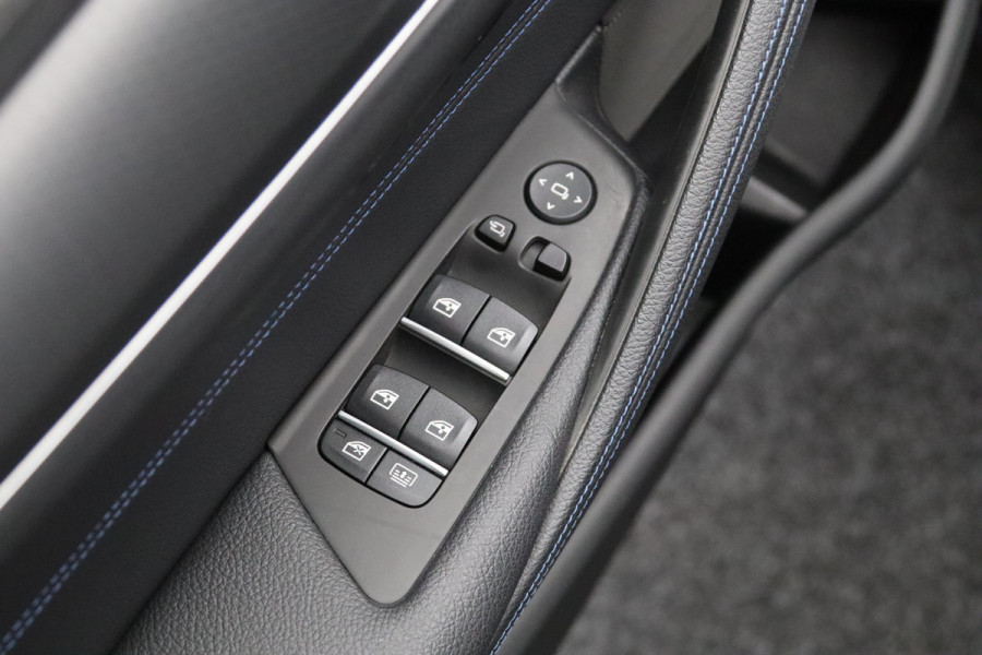 BMW 5 Serie 530e xDrive Business Edition Plus, Kuipstoelen, Schuifdak, Harman/Kardon Sound