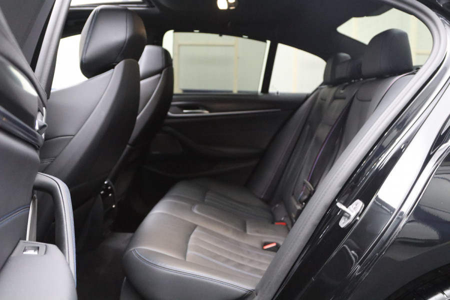 BMW 5 Serie 530e xDrive Business Edition Plus, Kuipstoelen, Schuifdak, Harman/Kardon Sound