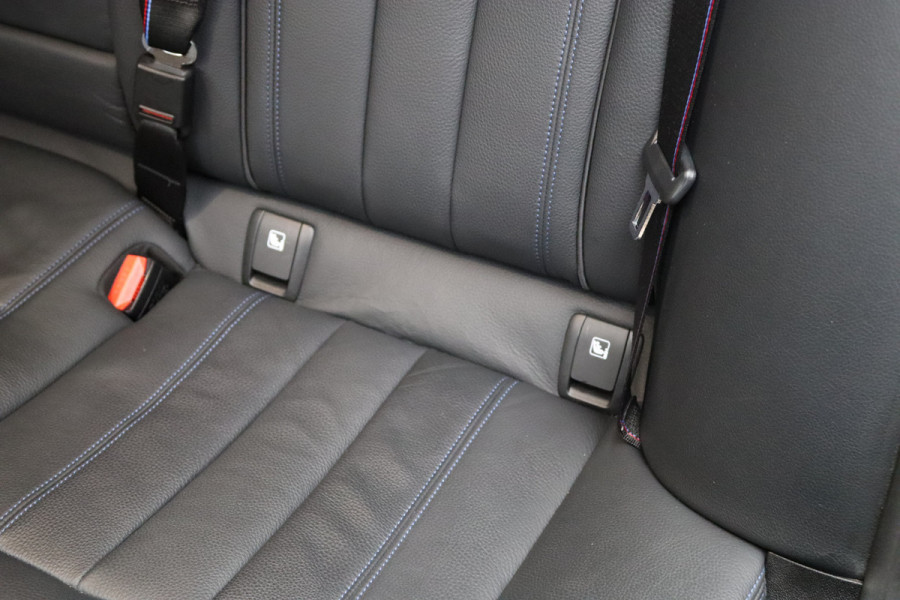 BMW 5 Serie 530e xDrive Business Edition Plus, Kuipstoelen, Schuifdak, Harman/Kardon Sound