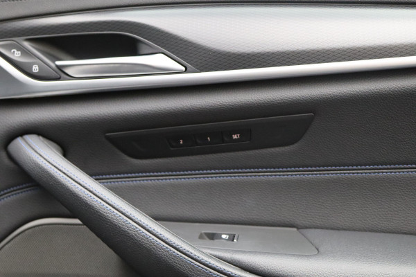 BMW 5 Serie 530e xDrive Business Edition Plus, Kuipstoelen, Schuifdak, Harman/Kardon Sound