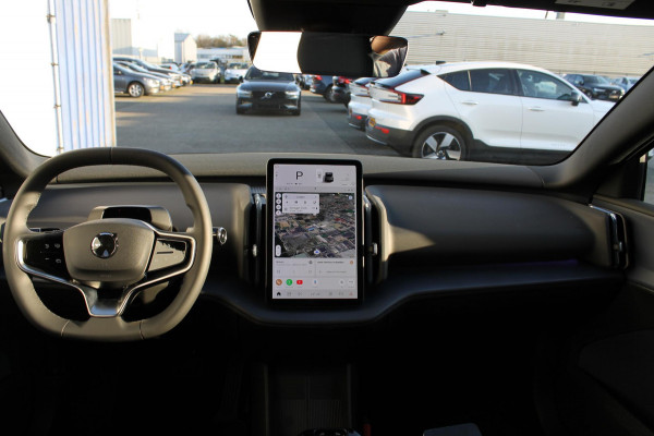 Volvo EX30 Single Motor Extended Range Plus 69 kWh Google Services / 19" lichtmetalen velgen / Parkeer sensoren voor en achter met parkeercamera achter / Adaptieve Cruise Control