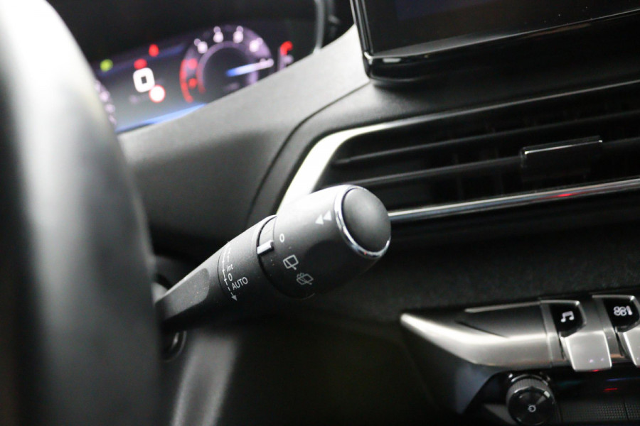 Peugeot 5008 1.2 FACELIFT*NAVI*CAM*HAAK*ECC*CARPLAY*7PERS