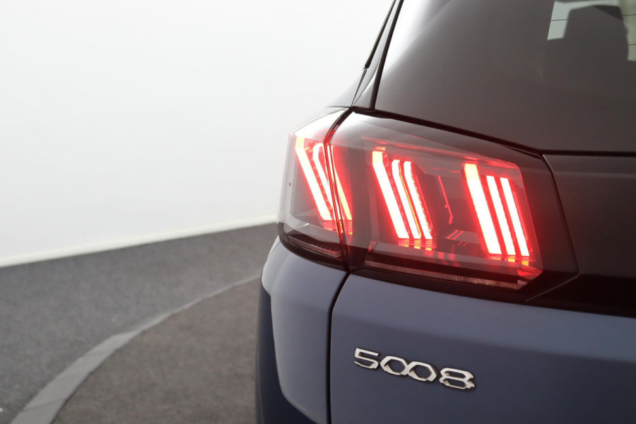 Peugeot 5008 1.2 FACELIFT*NAVI*CAM*HAAK*ECC*CARPLAY*7PERS