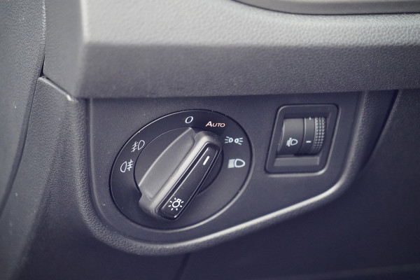 Volkswagen Polo 1.0 TSI R-Line Edition / 38dkm NAP / Facelift / Navi / Adaptieve Cruise / Automaat / NL-Auto