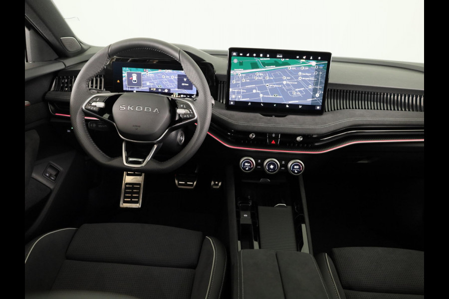 Škoda Superb Combi Sportline Business PHEV 1.5 TSI 204 pk 6 versn. DSG | Panoramadak, elektrisch bedienbaar | Trekhaak, wegklapbaar | Travel Assist Plus Sportline | Dynamic Chassis Control Pakket | CANTON Soundsystem | Lichtmetalen velgen 19 inch Aniara Aero zilver