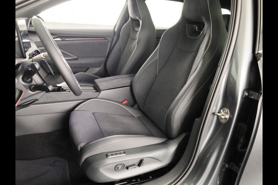 Škoda Superb Combi Sportline Business PHEV 1.5 TSI 204 pk 6 versn. DSG | Panoramadak, elektrisch bedienbaar | Trekhaak, wegklapbaar | Travel Assist Plus Sportline | Dynamic Chassis Control Pakket | CANTON Soundsystem | Lichtmetalen velgen 19 inch Aniara Aero zilver