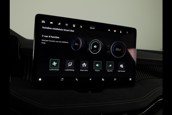 Škoda Superb Combi Sportline Business PHEV 1.5 TSI 204 pk 6 versn. DSG | Panoramadak, elektrisch bedienbaar | Trekhaak, wegklapbaar | Travel Assist Plus Sportline | Dynamic Chassis Control Pakket | CANTON Soundsystem | Lichtmetalen velgen 19 inch Aniara Aero zilver