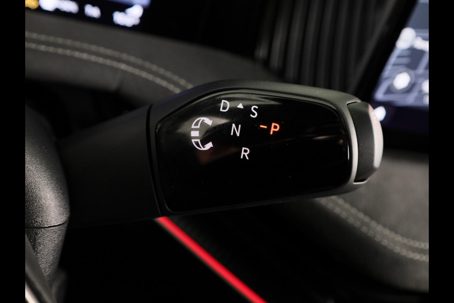 Škoda Superb Combi Sportline Business PHEV 1.5 TSI 204 pk 6 versn. DSG | Panoramadak, elektrisch bedienbaar | Trekhaak, wegklapbaar | Travel Assist Plus Sportline | Dynamic Chassis Control Pakket | CANTON Soundsystem | Lichtmetalen velgen 19 inch Aniara Aero zilver