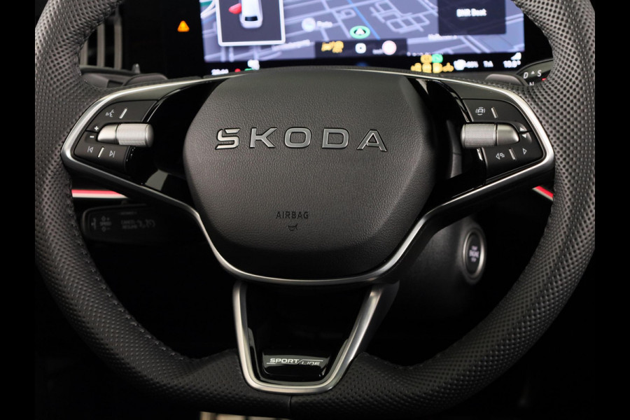 Škoda Superb Combi Sportline Business PHEV 1.5 TSI 204 pk 6 versn. DSG | Panoramadak, elektrisch bedienbaar | Trekhaak, wegklapbaar | Travel Assist Plus Sportline | Dynamic Chassis Control Pakket | CANTON Soundsystem | Lichtmetalen velgen 19 inch Aniara Aero zilver