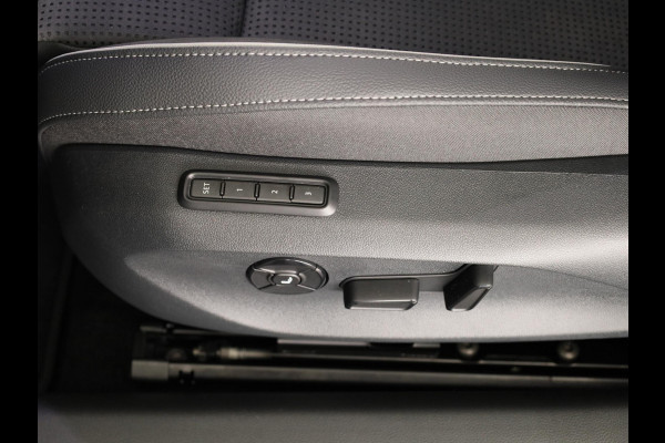 Škoda Superb Combi Sportline Business PHEV 1.5 TSI 204 pk 6 versn. DSG | Panoramadak, elektrisch bedienbaar | Trekhaak, wegklapbaar | Travel Assist Plus Sportline | Dynamic Chassis Control Pakket | CANTON Soundsystem | Lichtmetalen velgen 19 inch Aniara Aero zilver