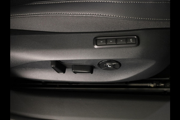 Škoda Superb Combi Sportline Business PHEV 1.5 TSI 204 pk 6 versn. DSG | Panoramadak, elektrisch bedienbaar | Trekhaak, wegklapbaar | Travel Assist Plus Sportline | Dynamic Chassis Control Pakket | CANTON Soundsystem | Lichtmetalen velgen 19 inch Aniara Aero zilver