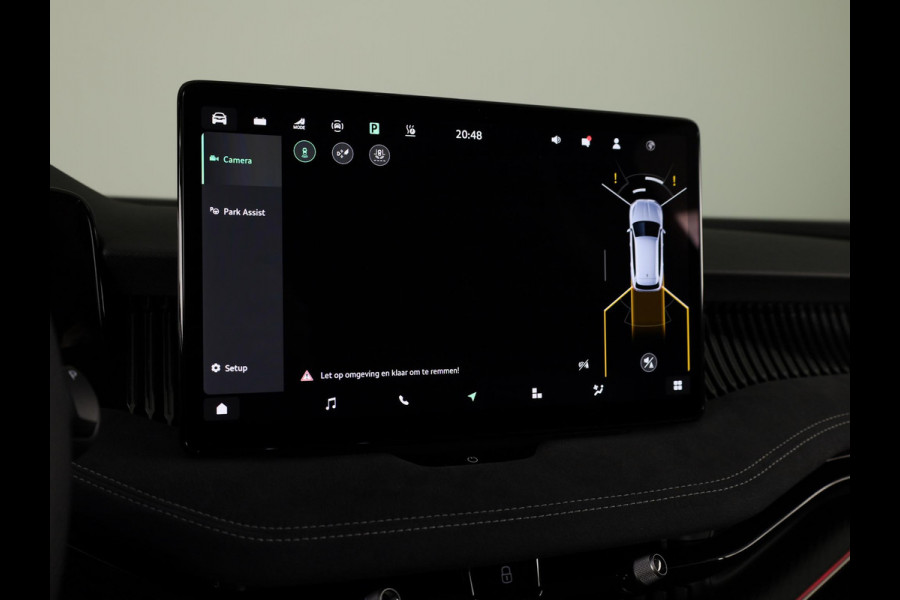 Škoda Superb Combi Sportline Business PHEV 1.5 TSI 204 pk 6 versn. DSG | Panoramadak, elektrisch bedienbaar | Trekhaak, wegklapbaar | Travel Assist Plus Sportline | Dynamic Chassis Control Pakket | CANTON Soundsystem | Lichtmetalen velgen 19 inch Aniara Aero zilver