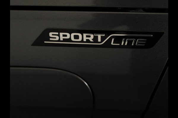 Škoda Superb Combi Sportline Business PHEV 1.5 TSI 204 pk 6 versn. DSG | Panoramadak, elektrisch bedienbaar | Trekhaak, wegklapbaar | Travel Assist Plus Sportline | Dynamic Chassis Control Pakket | CANTON Soundsystem | Lichtmetalen velgen 19 inch Aniara Aero zilver