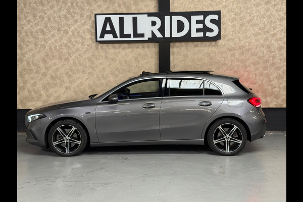 Mercedes-Benz A-Klasse 250 e Premium Plus | Pano | Sfeerverlichting | Memory | Camera | Carplay | Stoelverwarming |