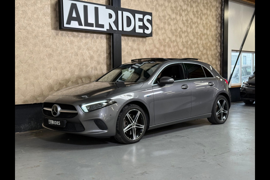 Mercedes-Benz A-Klasse 250 e Premium Plus | Pano | Sfeerverlichting | Memory | Camera | Carplay | Stoelverwarming |
