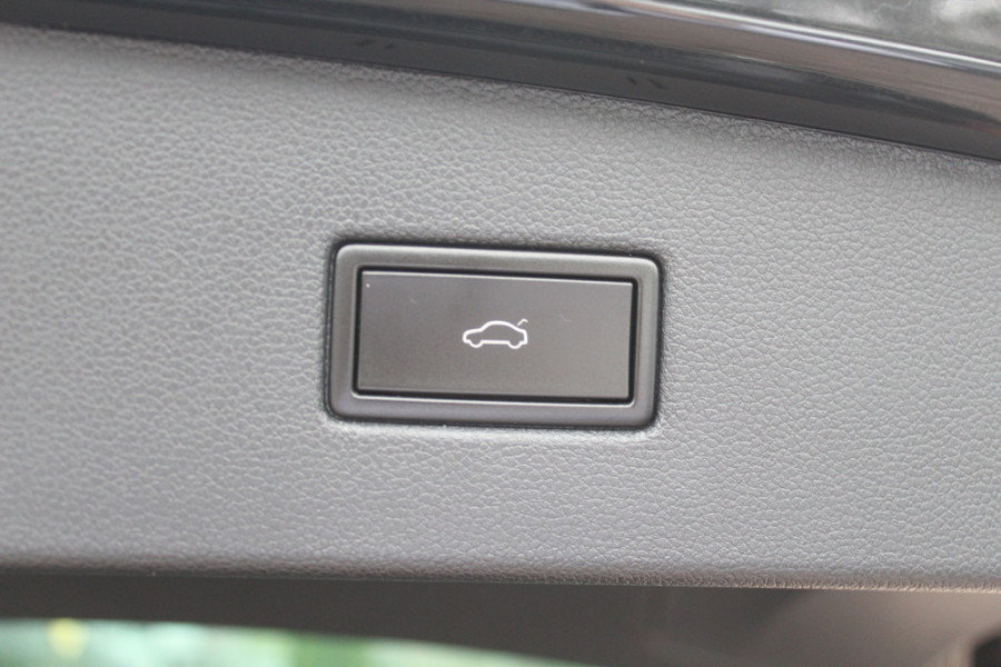 Volkswagen Tiguan Allspace 1.5 TSI Highline Business R / Trekhaak / Camera / Navigatie / Keyless / 19'' / DAB / ACC